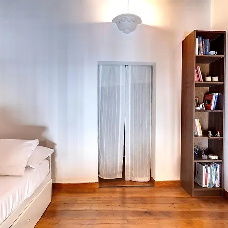 Gastone Apartment By Mamo Florence-3